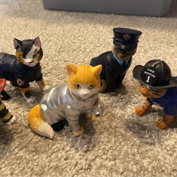 "Furr-ever Firefighter" Cat Figurine Collection Hamilton Collection Astronaut - Picture 3 of 9